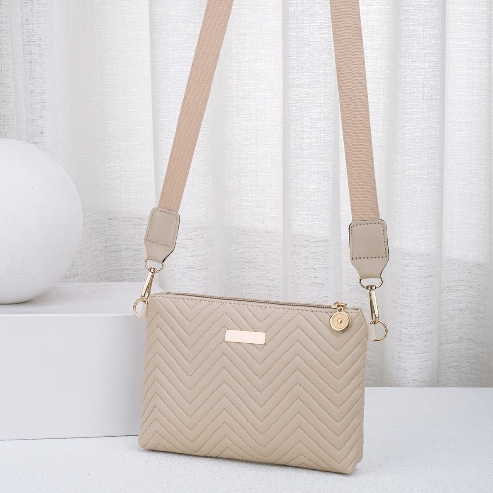 Minimalist Quilted Chain Cross - Mini Purse Chain 评论和价格